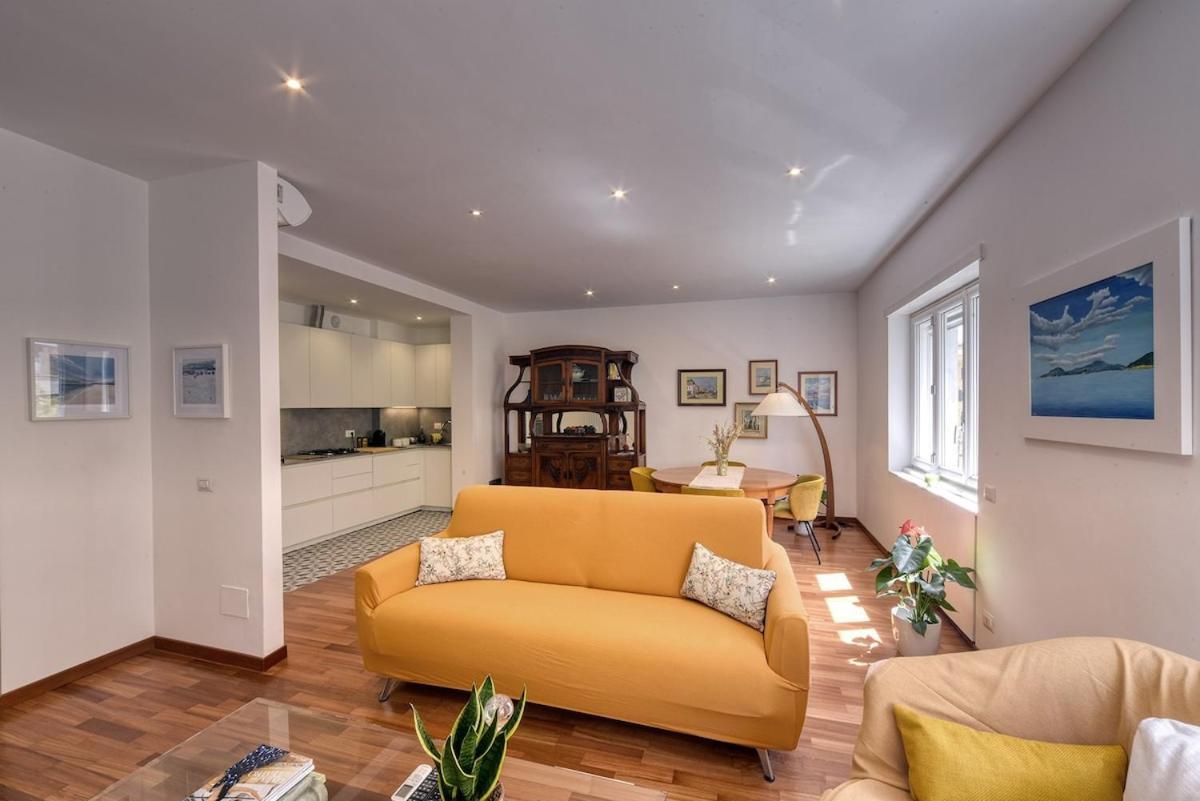 Vatican Domus Clavdia 2-bdr Apartment Rome